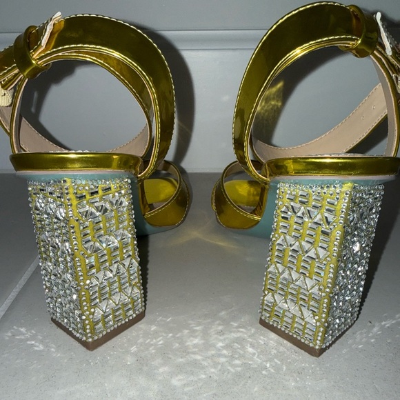 Glamorous Gold and Silver Women's Heels Betsy Johnson Size 7 - Picture 6 of 7